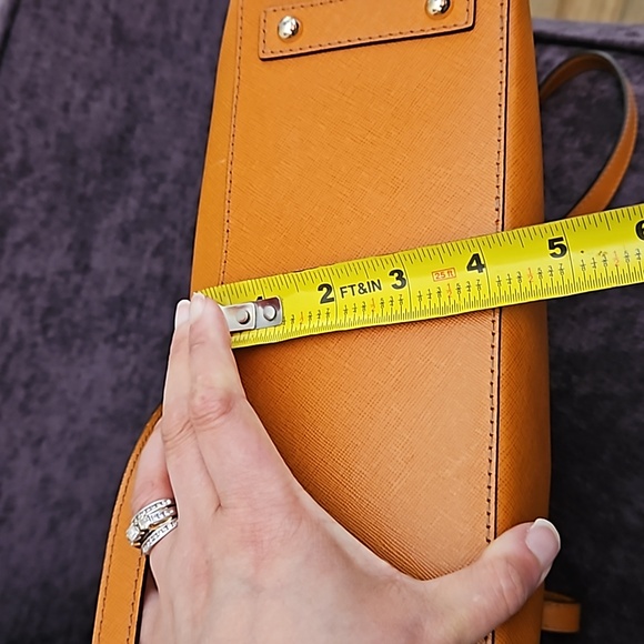 Dooney and Bourke Large Tote - Picture 7 of 8